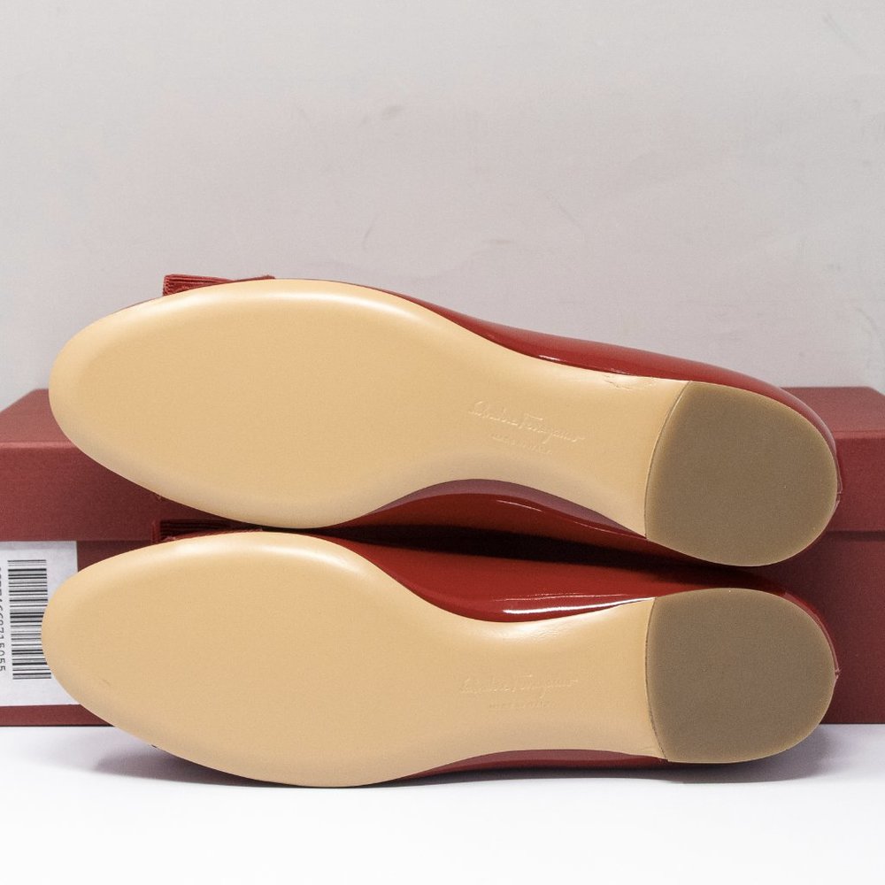Salvatore Ferragamo Varina Red Patent Flats Size 5.5 B - Picture 4 of 7